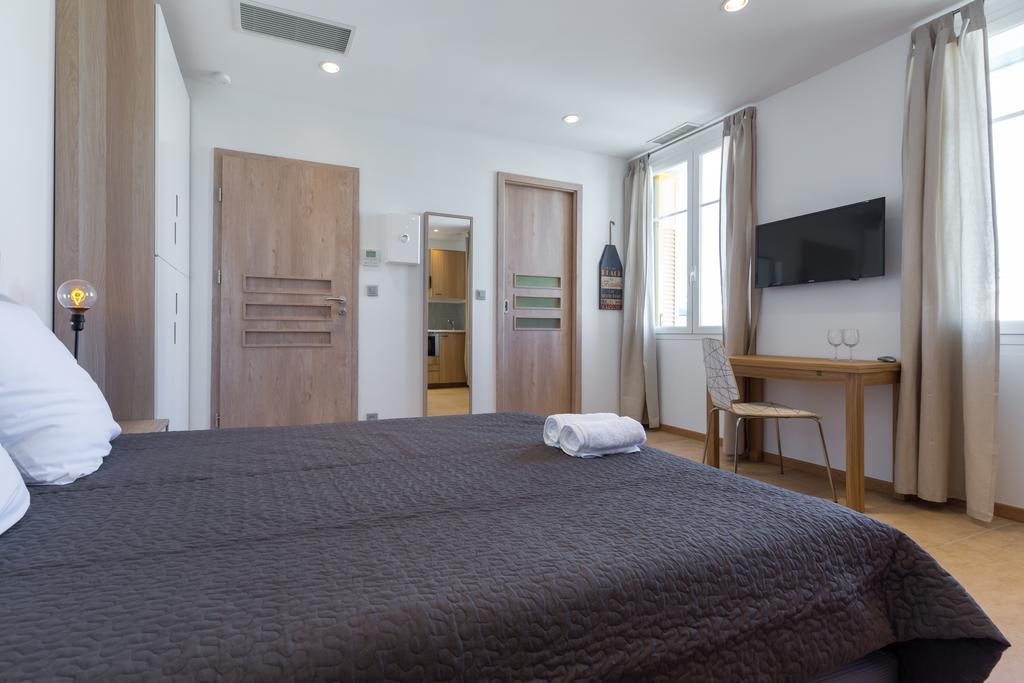 Apartamento Palais Saint Pierre Cagnes-sur-Mer Exterior foto